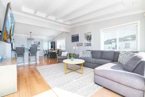 3Br Oceanfront Home W Balcony Right Over The Sand By Beachview Rentals