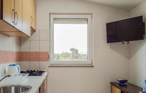 1 Bedroom Lovely Apartment In Vir