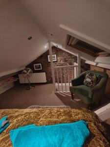 Funky two-bedroom flat close to town centre