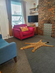 Funky two-bedroom flat close to town centre