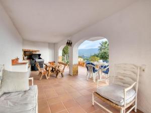 Casa Moderna en la Costa Brava con Piscina Privada y Aire Acondicionado - ES-360-5