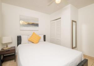 Hollywood private apartments