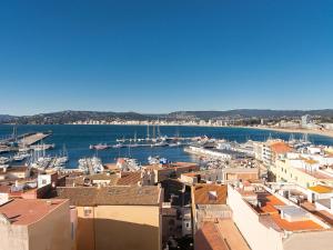 Espectacular Ático en Palamós con Terraza y Vistas al Mar" - ES-360-3