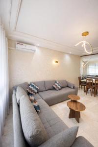 TNG apartamentos 2ch & salon-train station-corniche-parking-wifi-climatiseur-balcon