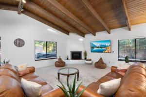 Close To Trails with Hot Tub Putting Green Fire Pit