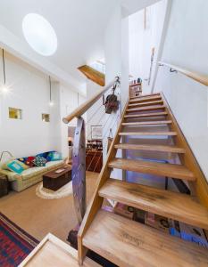 Spacious 3BR House - Private Library & Free Wifi