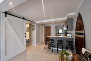 Departamento recien remodelado en edificio frente a la playa