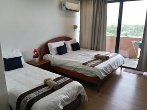 Riverbank Suites Level 8, Sleeps 6