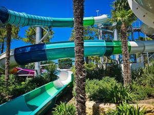 Mobil-home cosy avec terrasse - 2 chambres doubles - API-1-52-1466