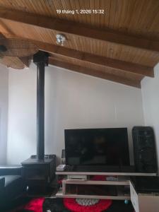 Room for rent female only-free cooking, laundry,,,