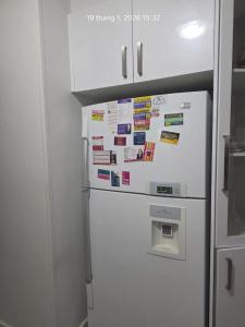 Room for rent female only-free cooking, laundry,,,