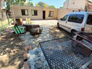 CASA 3 DORMITORIOS MATRIMONIALES y PARQUE