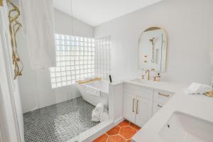 Indian Wells Saltwater Pool Home Walk 2 Tennis & Festival Shuttles