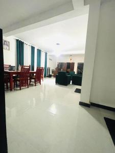 Golden Paradise Transit Hotel