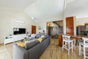 Corte Sea A302, Luxury Penthouse