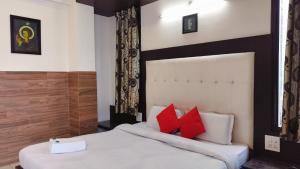 McLeod Ganj Best hotel Royal india -treasure of himalayas #Cheapest hotel #Mountain View# Near Dalai Lama temple 100m