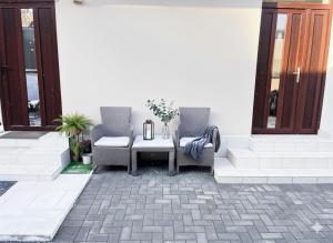 Mid Ultra Central Apartments, Self Check In