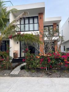 Biệt thự biển Saint Simeon sát biển, Hồ bơi, BBQ, lý tưởng cho đại gia đình và nhóm bạn