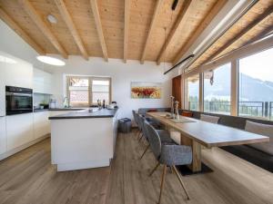 Chalet with Ski Lift Access, Neukirchen