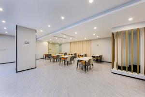 Sanya Coconut Dream Corri RenJoy Hotel