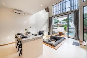 Modern 1BR Loft Villa with Private Pool