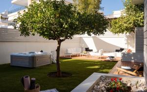 Athenas Lemon Grove Glyfada