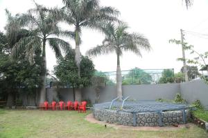 Delightful 5000 Sq ft Private Farm Stay with Garden