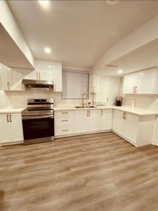 Cedar Hedge Private Basement Apartment