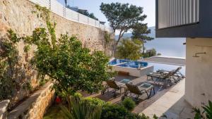 Kalamar bay 5 bedroom seaview villa with private pool hot tub