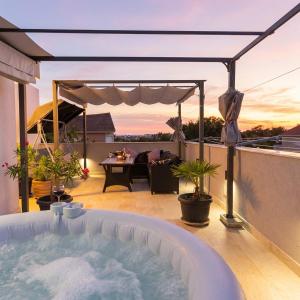 Stylish Duplex with Private Jacuzzi