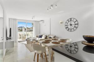 Duplex Penthouse With Sea Views 121