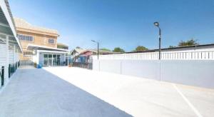 OYO 75383 Danthip Place