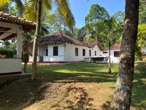 Cinnamon lodge rooms