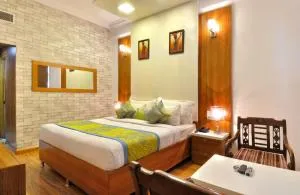 Hotel Solitaire Chandigarh - 10 Mins from Railway Station - Pinjaur
