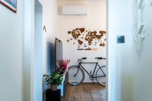 Cozy 2 bedrooms Home, 8 Airport, 15 Center