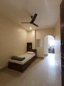 Triple occupancy double bedroom family apartment