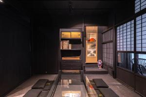 Namba 15min by train 90yo Traditional Osaka Stay