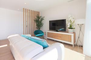 Santa Rosalía Stylish Penthouse with Pool View by COELI HOLIDAYS