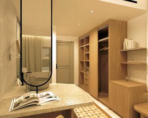 Zeus Kassandra Lagoon