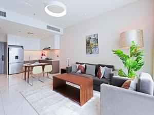 Modern 1-Bedroom Apartment in Sepcoo Residence-1105