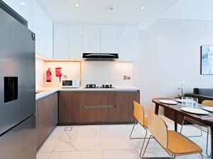 Modern 1-Bedroom Apartment in Sepcoo Residence-1105