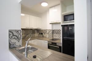 Acapulco Playa Centro Nerja con Piscina y Parking