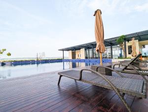 S&D family studio 4 pax netflix & pool at Pollux