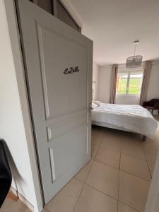 Lias - Appartement avec chambre double à la campagne, La Bella