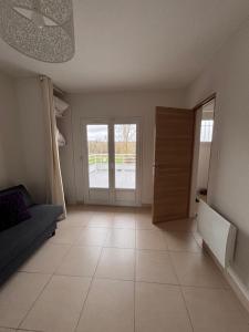 Lias - Appartement avec chambre double à la campagne, La Bella