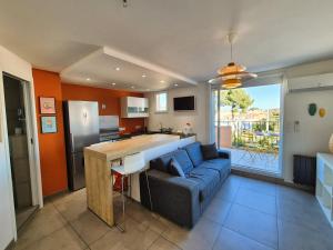 Duplex contemporain, climatisation à deux pas de la mer