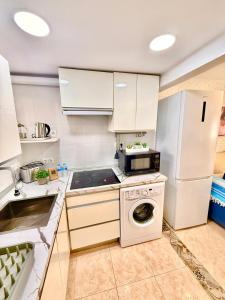 Garden View 1 bedroom Beach Retreat