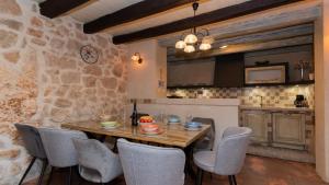 Villa Toni - Makarska by Villas Guide