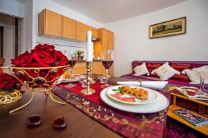 Apartment Main Street Carera