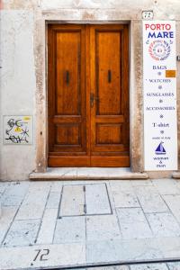 Apartment Main Street Carera